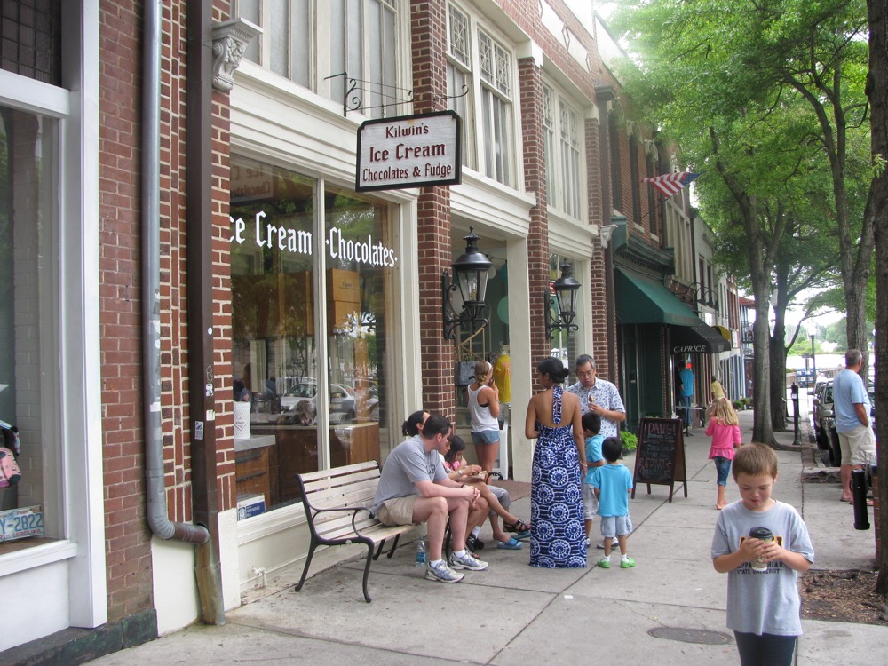 Exterior photo of The Kilwins Wilmington store front