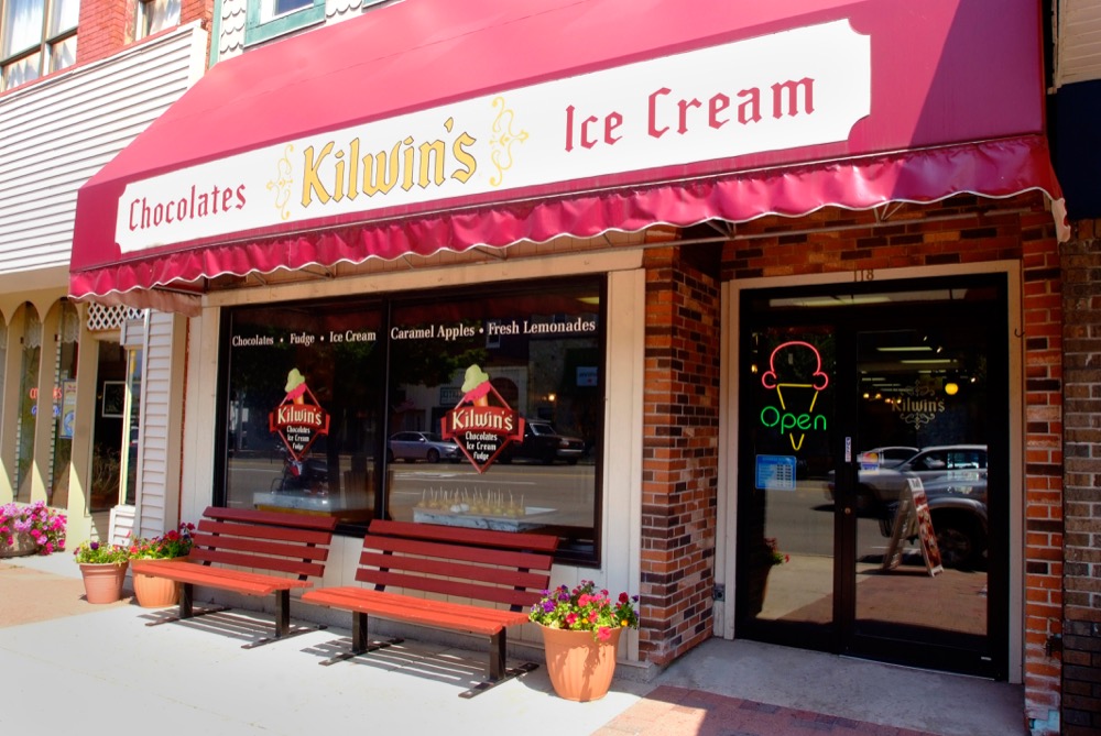 Exterior picture of the Ludington store front