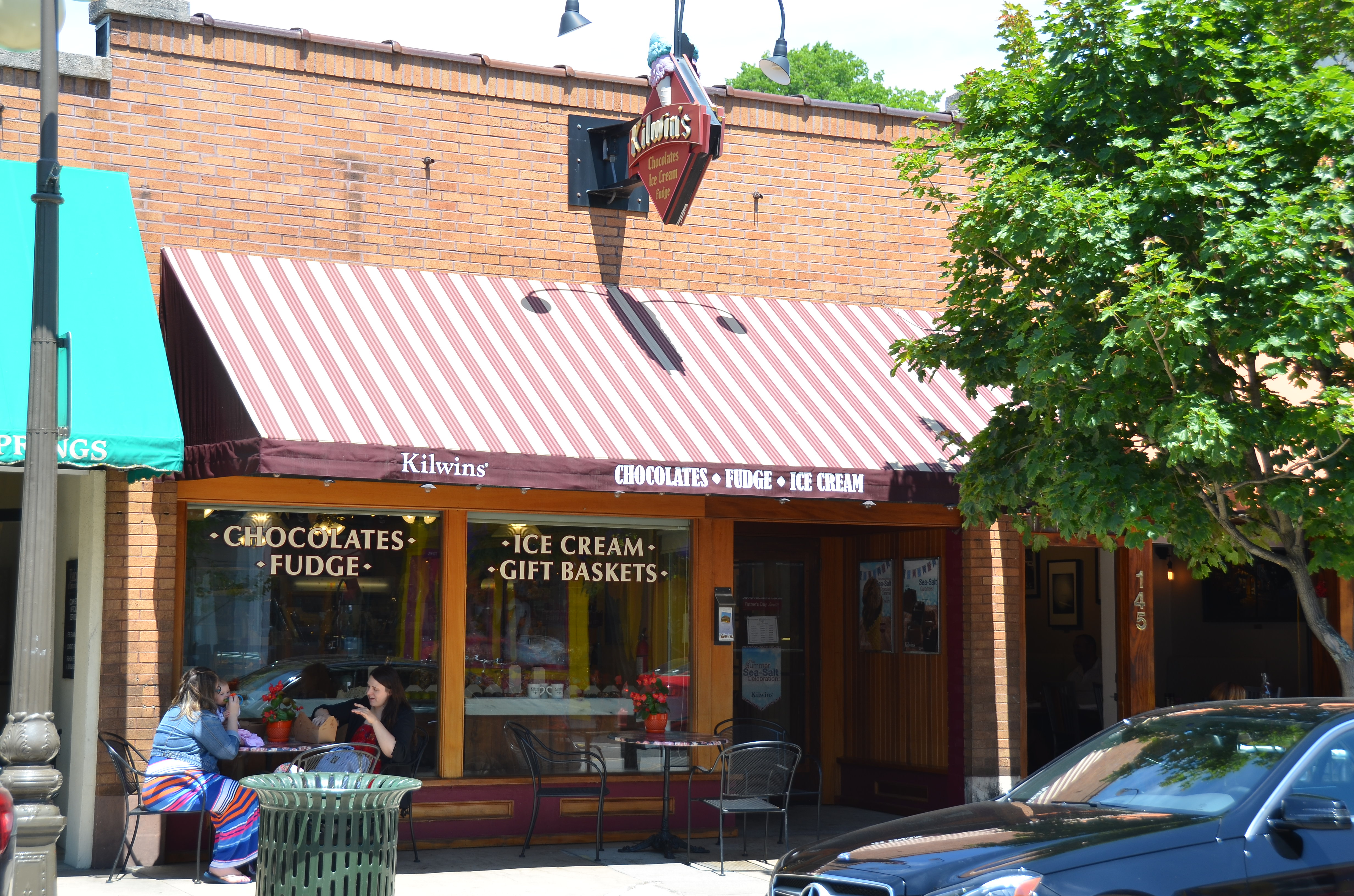 Exterior photo of The Kilwins Harbor Springs store front