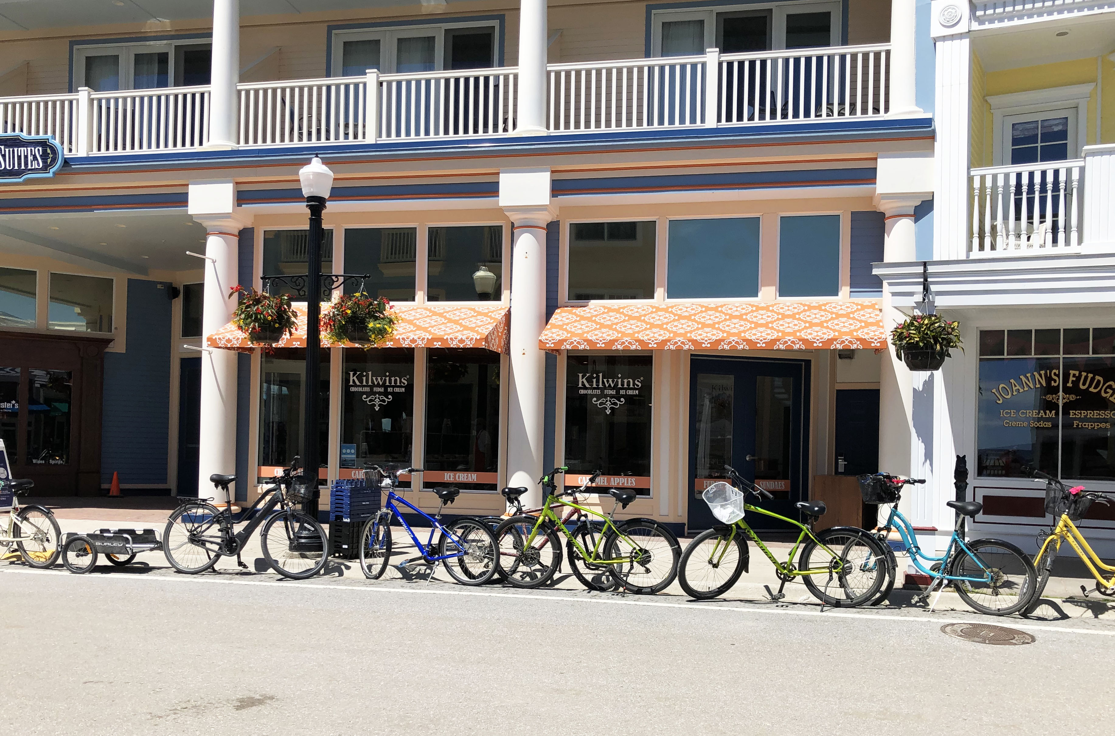 Exterior picture of the Mackinac Island store front